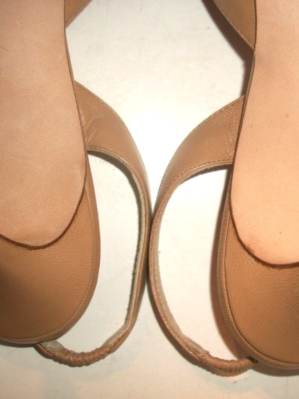 Manolo Blahnik Carolyne Beige Leather Slingback Mid-Heel Pumps 38.5M 8.5M READ - Picture 8 of 10